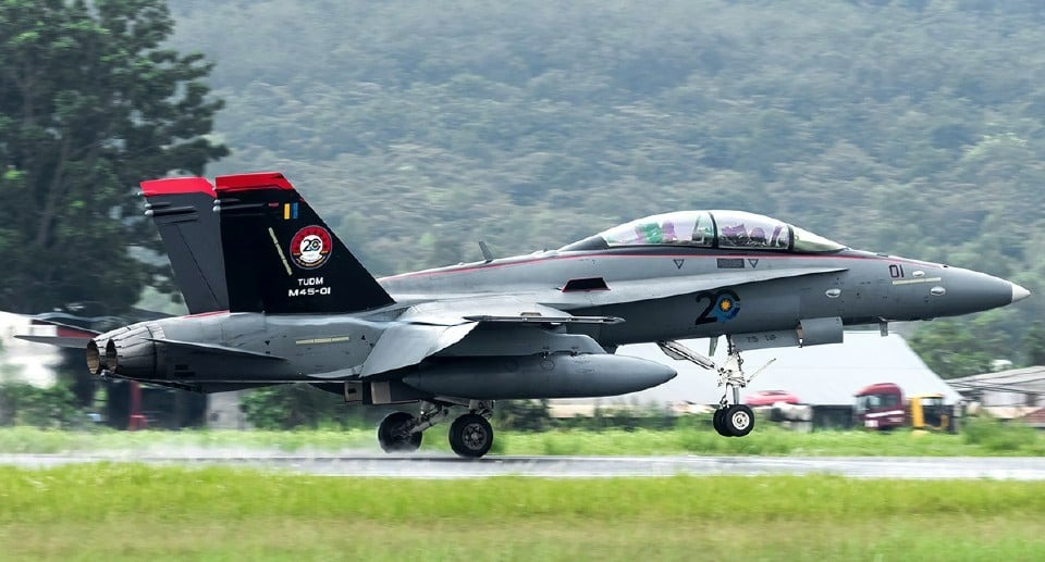 解密 fa 18d“大黄蜂”：马来西亚空防中坚